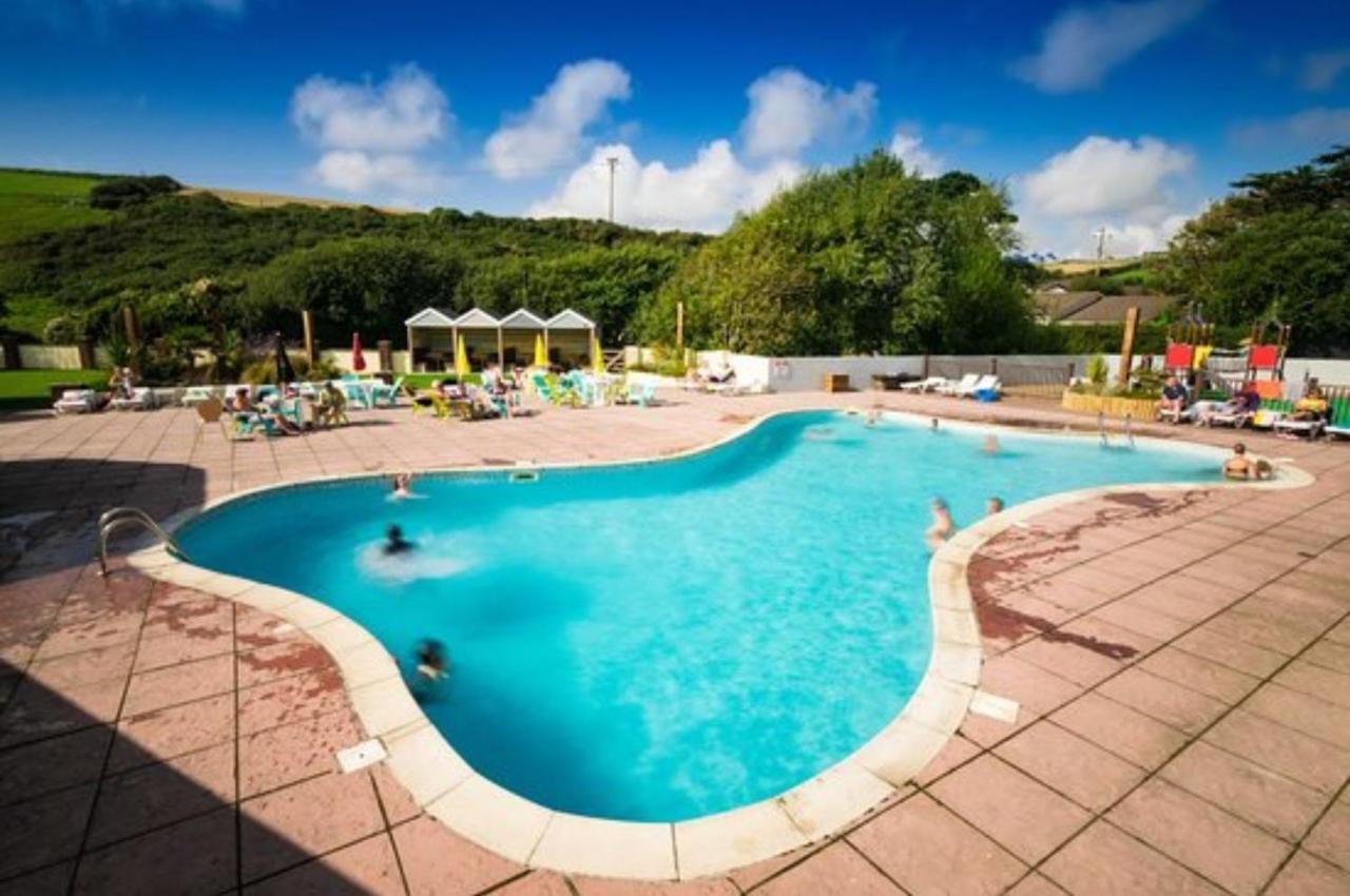4 Berth Couples And Family Caravan In Beautiful Newquay Bay Resort ภายนอก รูปภาพ